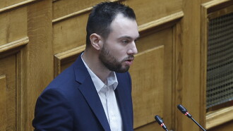 Ενώπιον του ανακριτή σήμερα ο βουλευτής Κωνσταντίνος Φλώρος – Κατηγορείται για κακούργημα